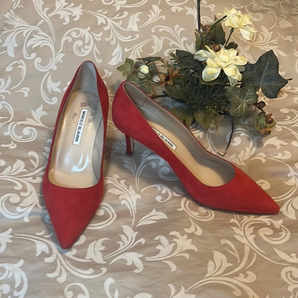 Manolo Blahnik Shoes - Manolo Blahnik BB 70 Bright Red Suede pointed toe Pumps mismatched size
